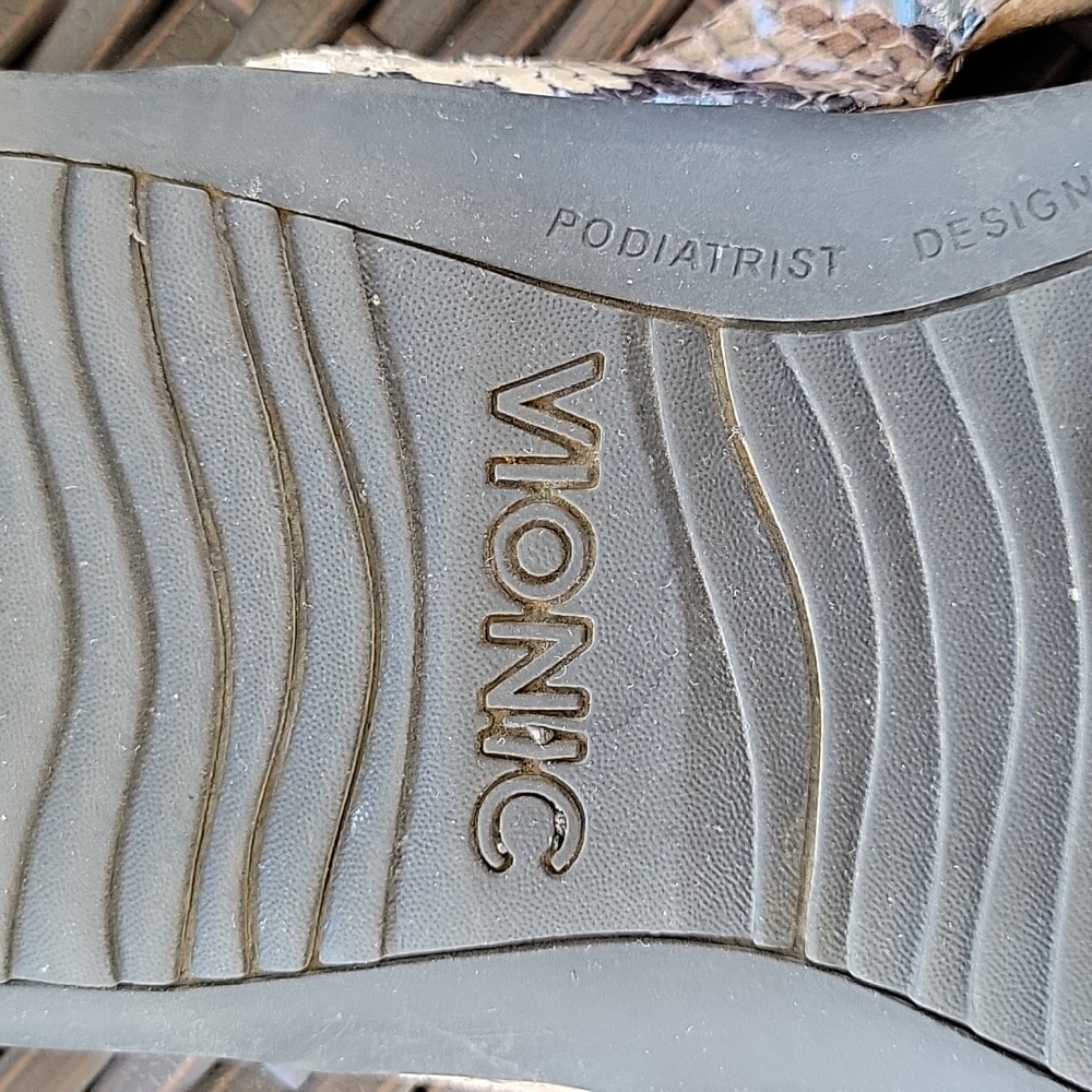 VIONIC 10 WIDE SANDALS - Picture 6 of 7